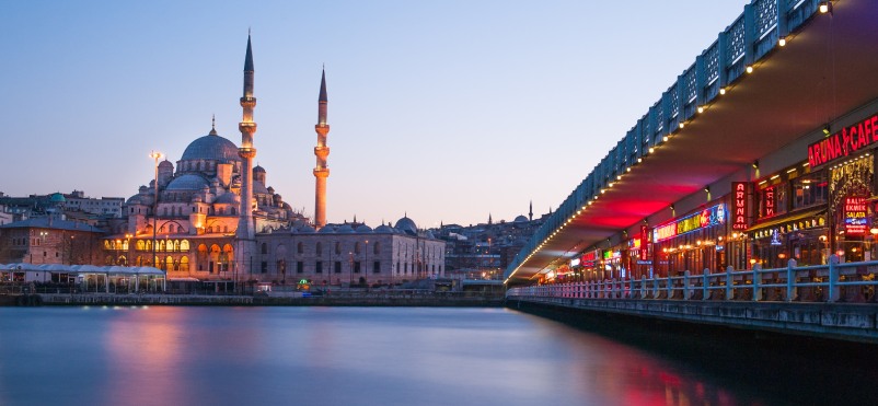 Eminönü’nde Gezilecek Yerler: Tarih, Lezzet ve Alışverişin Buluştuğu Semt